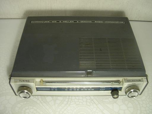 Neckermann UKW/MW Radio-Phonokoffer 822/60Fb.05