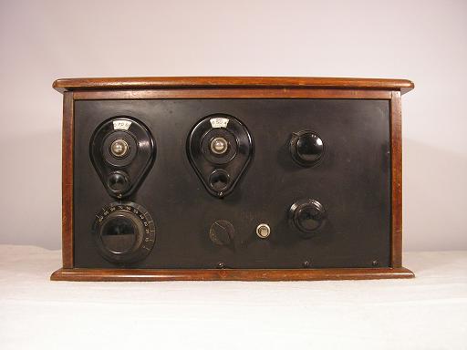 Unknown 4-tube radio