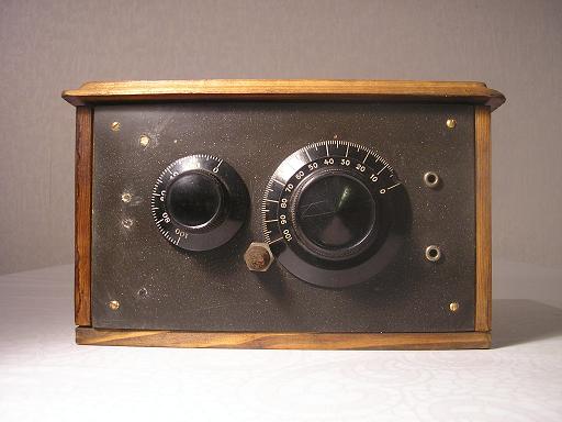 Tuntematon 2-putkinen radio